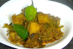 Delicious Aloo Mongray Sabzi | Radish Pod Curry Pakistani Style