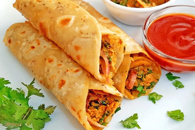 Chicken Tikka Paratha Roll – Pakistani Street Food Favorite