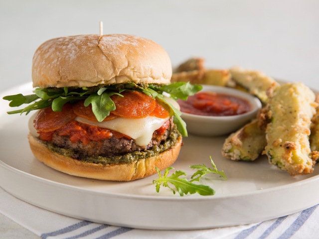 How to Make Pizza Burger at Home – Easy & Cheesy